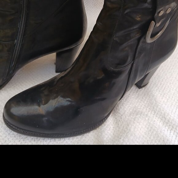 Patent leather tall boots new and unworn. - Picture 4 of 5